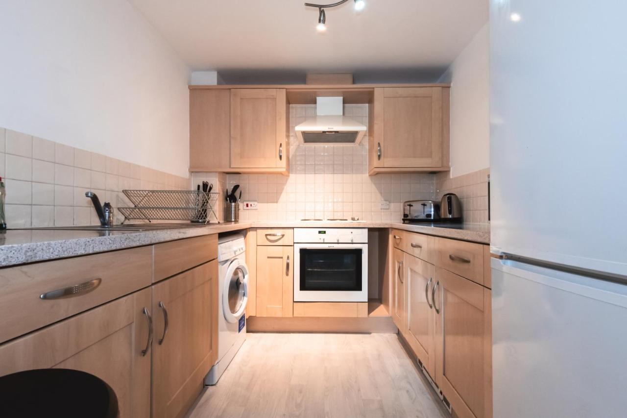 Best Price! 2 Bed City Centre - 4 Single Beds Or 2 Super King, Smart Tvs, Sofa Bed & Free Secure Parking Southampton Exterior photo